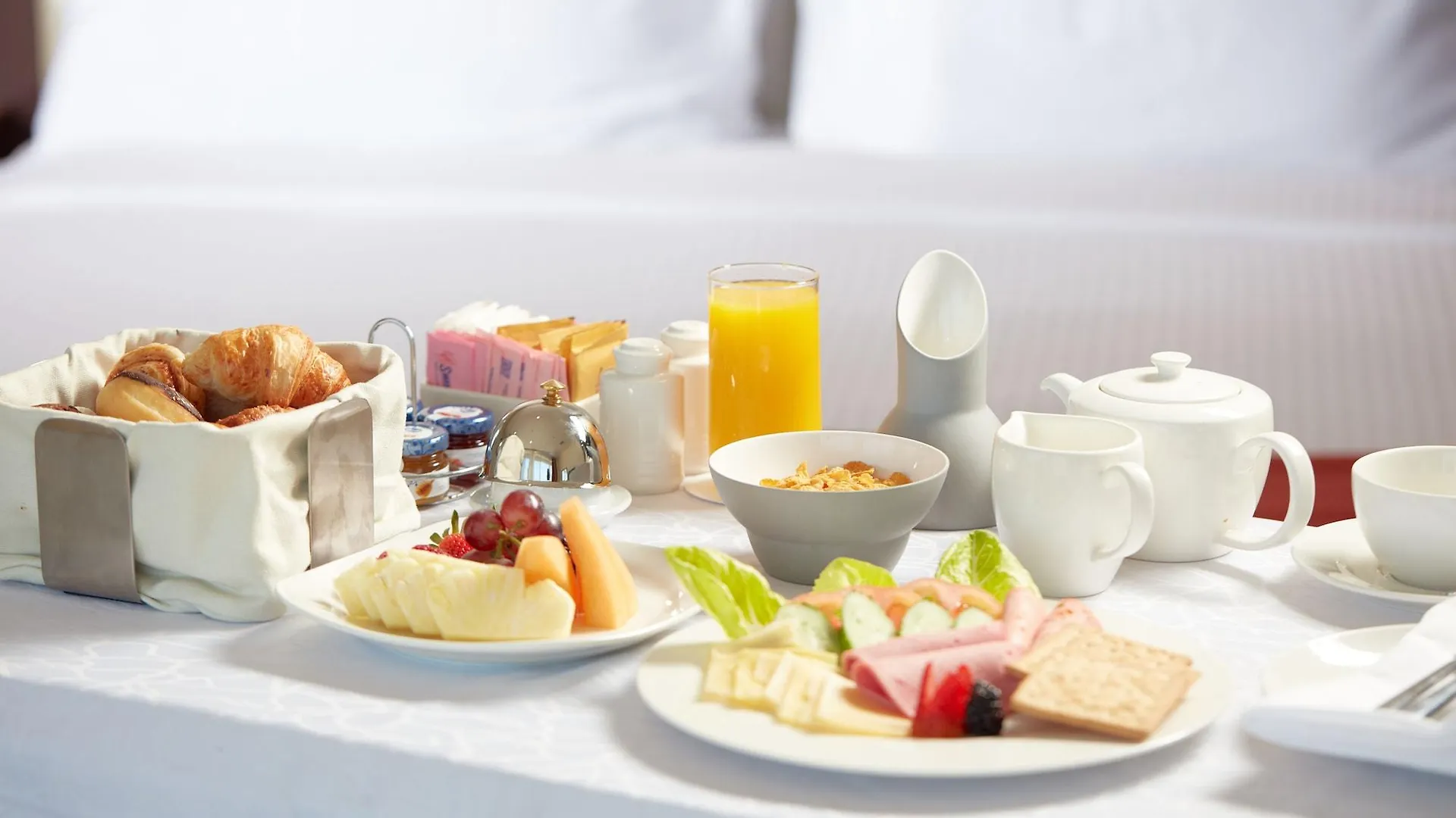 Millennium Central Downtown Dubai 4*,
