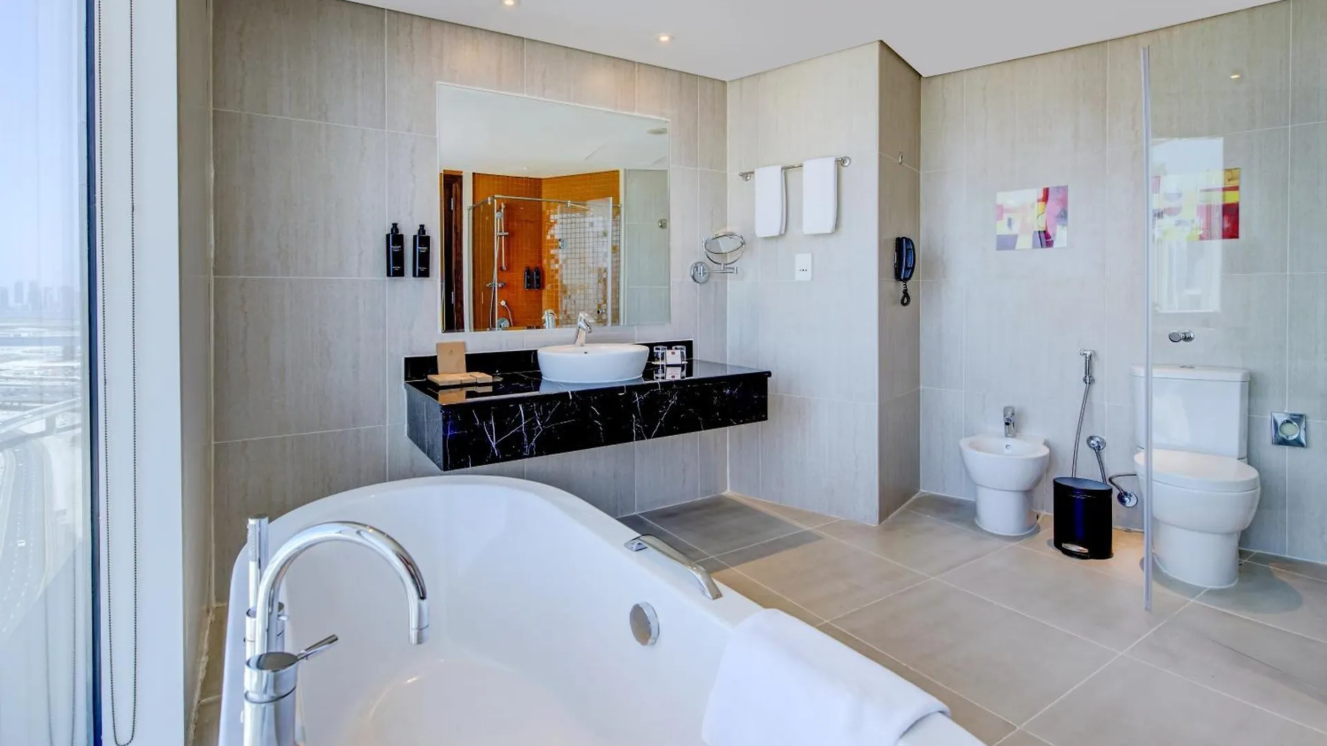 Millennium Central Downtown Dubai 4*,